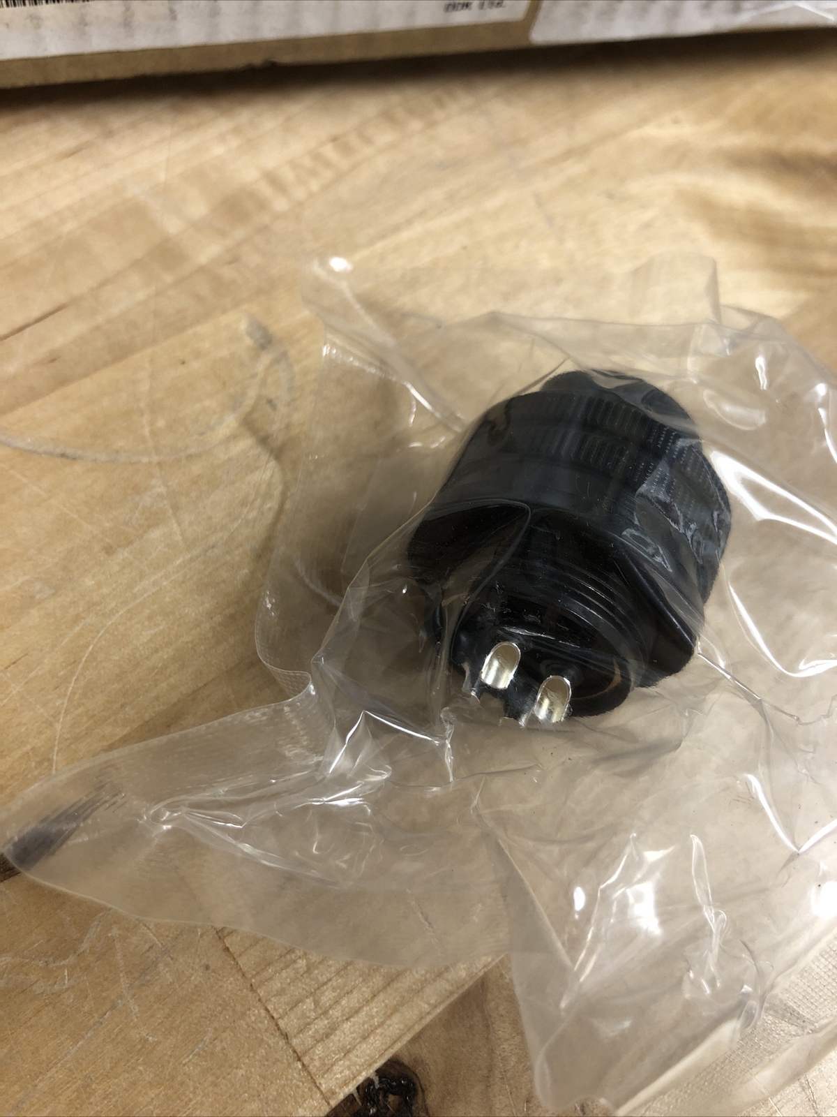 Qty 1 Fujikura America Connector CE05-6A18-10SD (R1) New