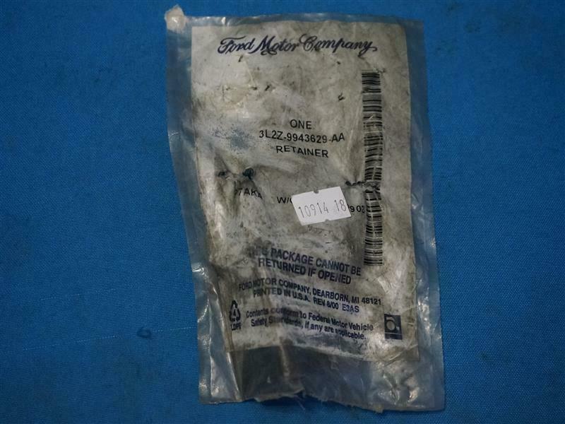Ford 3L2Z-9943629-AA 3L2Z9943629AA Retainer NEW NNB Expedited Shipping
