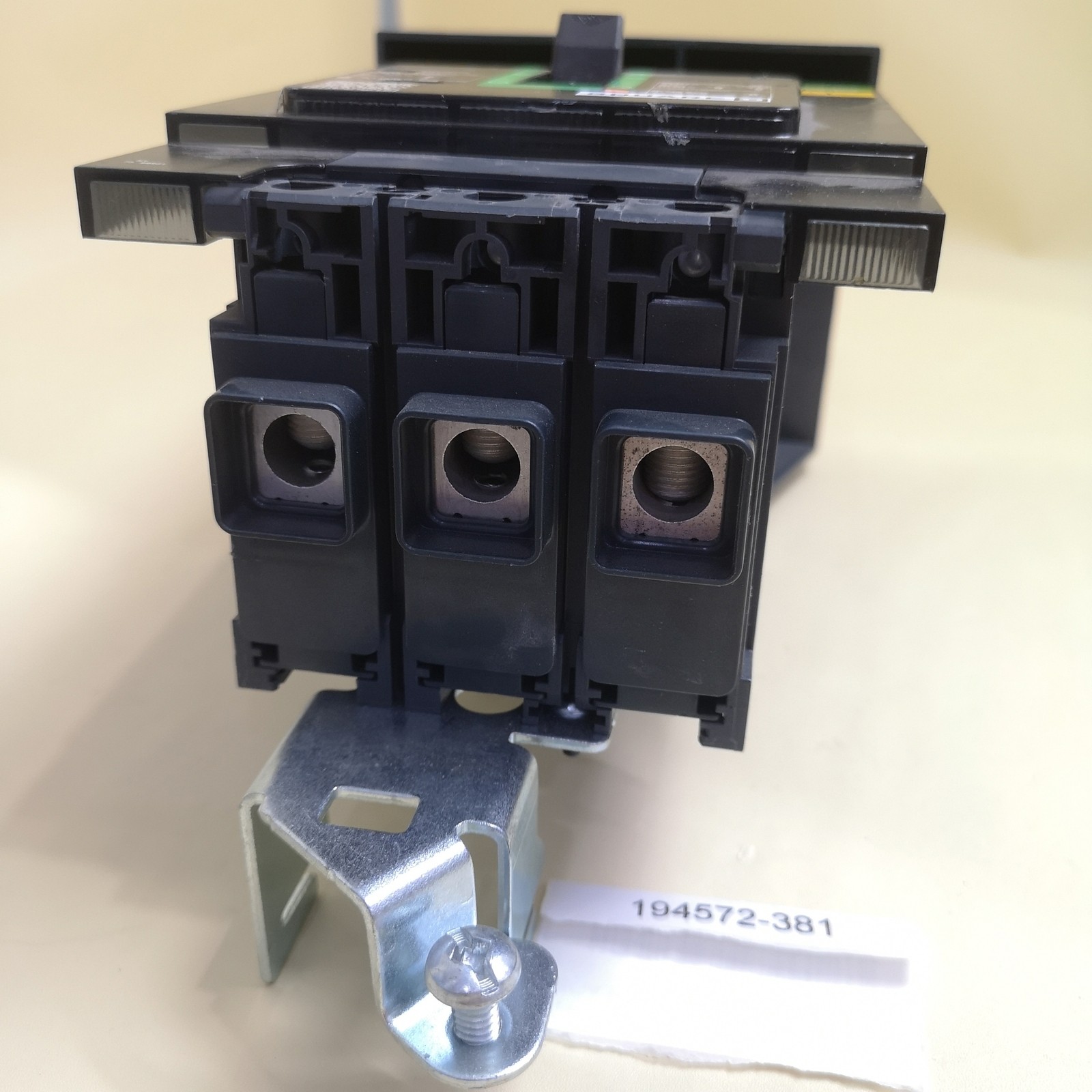 SQUARE D circuit breaker BGA36100 #381