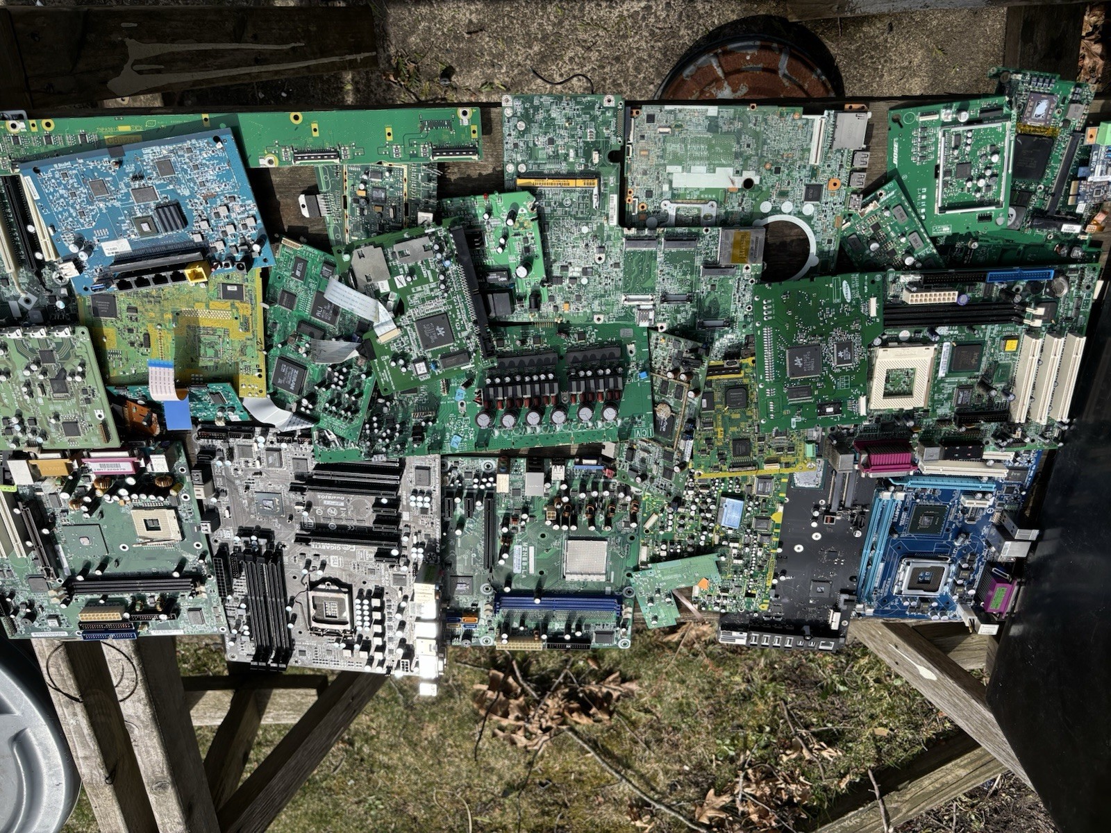 52 Pound Lot Circuit Boards PCB E-Scrap E-Waste Copper Silver Gold Metal Recover