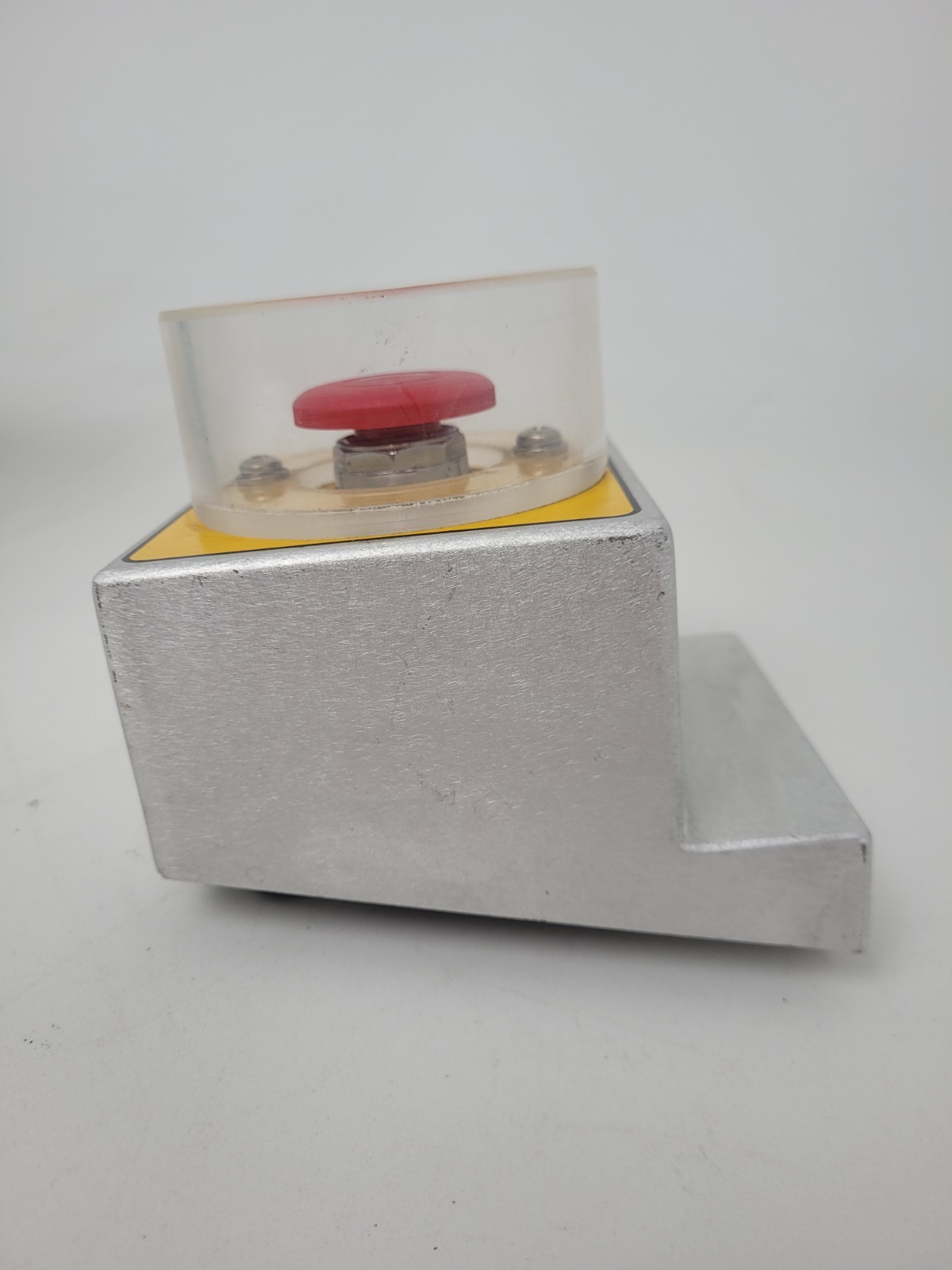 E22B1 Cutler-Hammer Contact w/ Emergency Off Button – Next Day Option