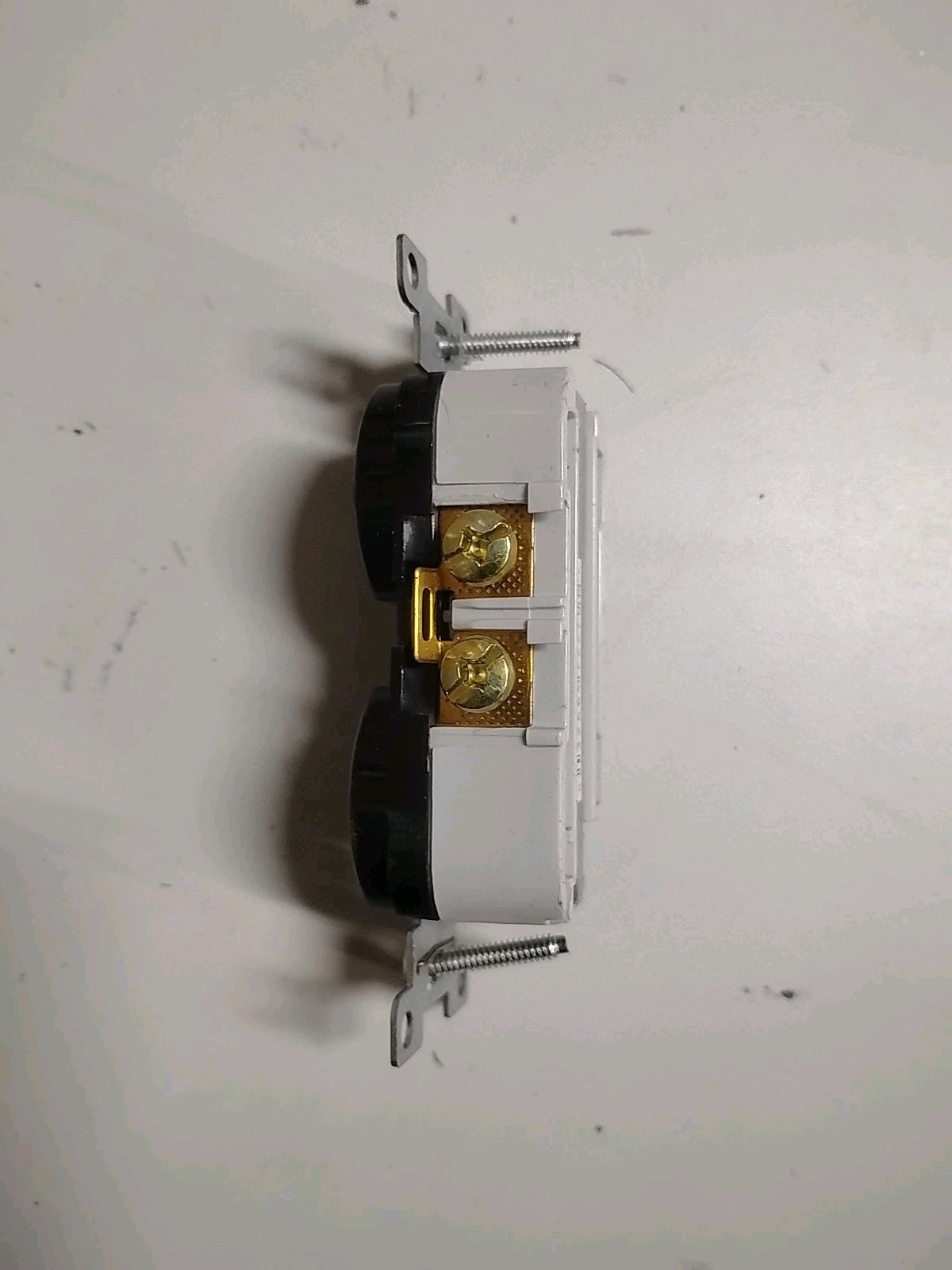 Eaton TRCR15B Commercial Grade Duplex Receptacle, 15A, Brown. New