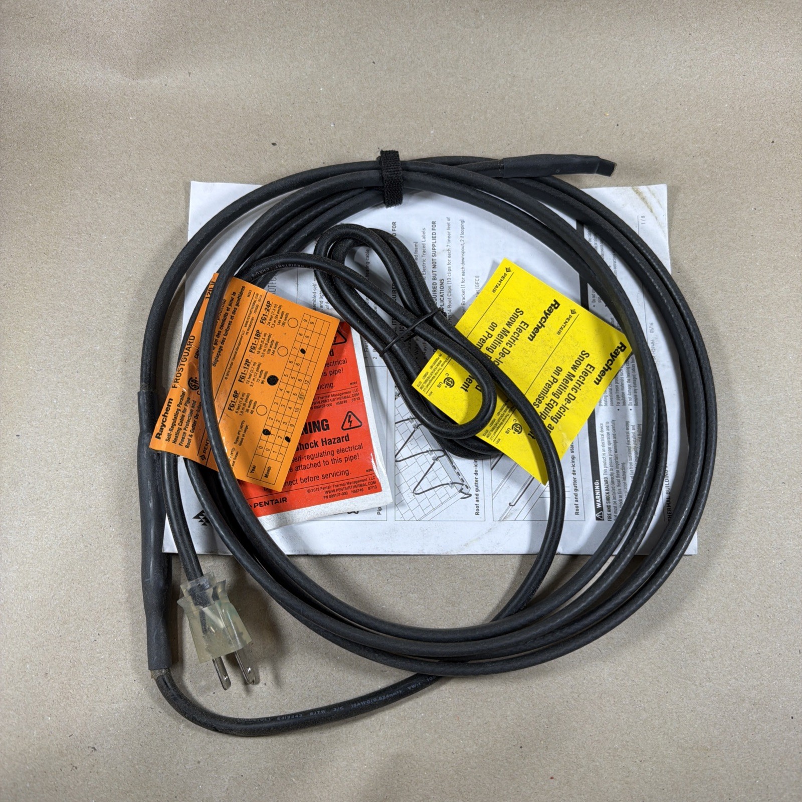 NIB RAYCHEM FG1-12P FROSTGUARD ELECTRIC HEATING CABLE 12 FT.