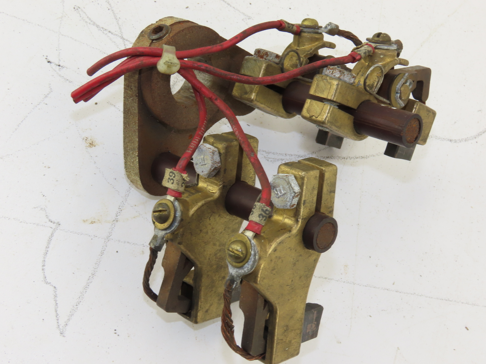 Large G&L Slip Ring Carbon Brushes 20HP 460Volt 3phase Electrical Contact 7Pole