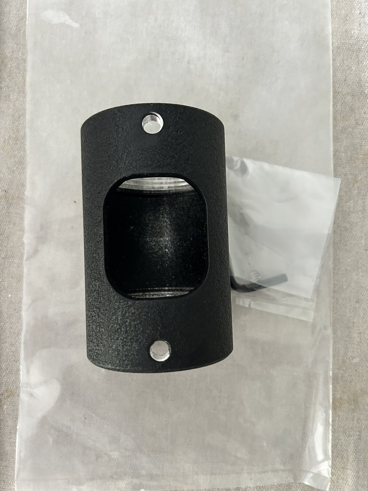 Chief CMA152 1.5″ NPT Coupler With Cable Access Feature (G93) LOT 13 Count