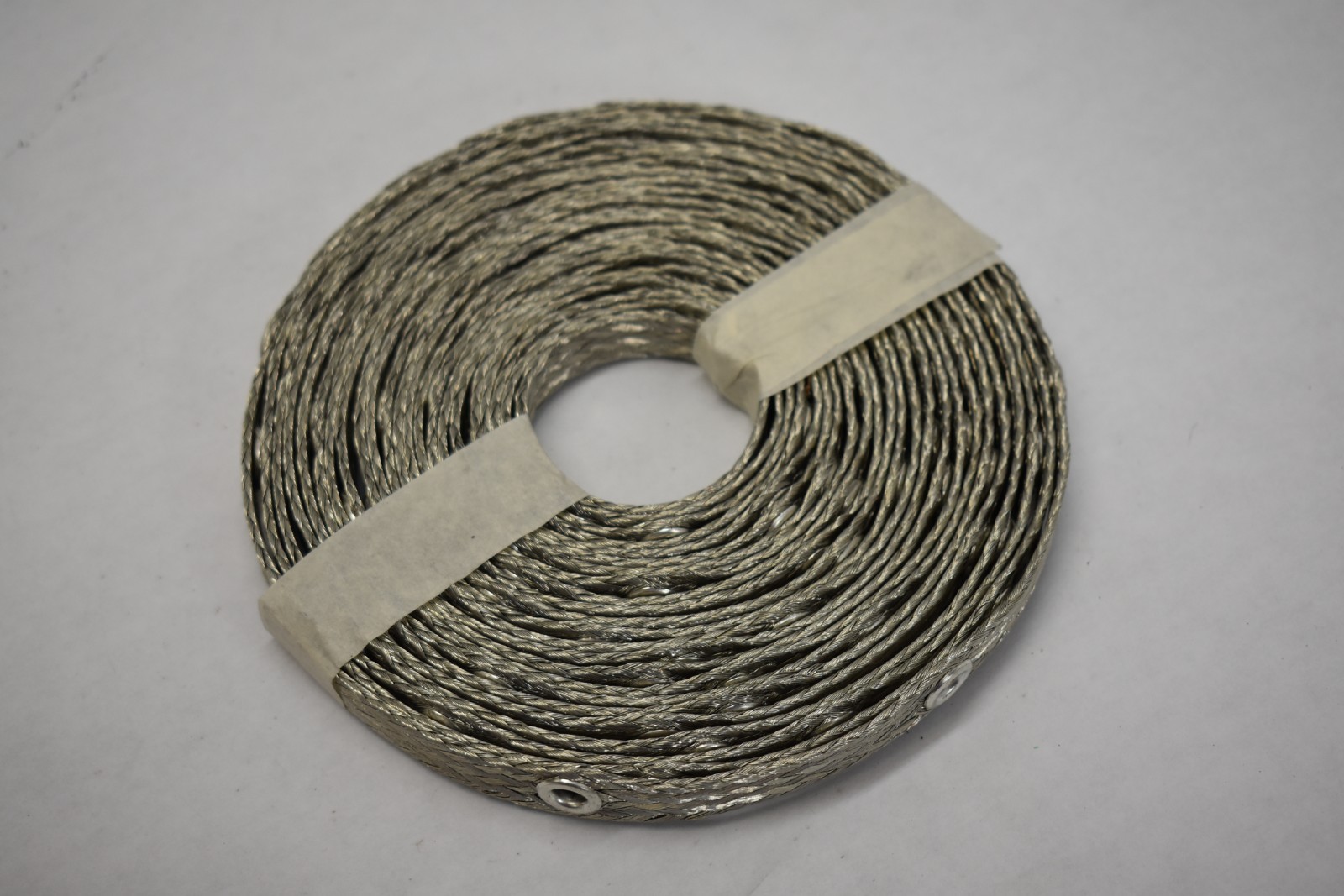 Corning 1/2″ x 25 ft Tin Plated Copper Bond Braid w/ 3″ Eyelets Spacing 25T-BBE3