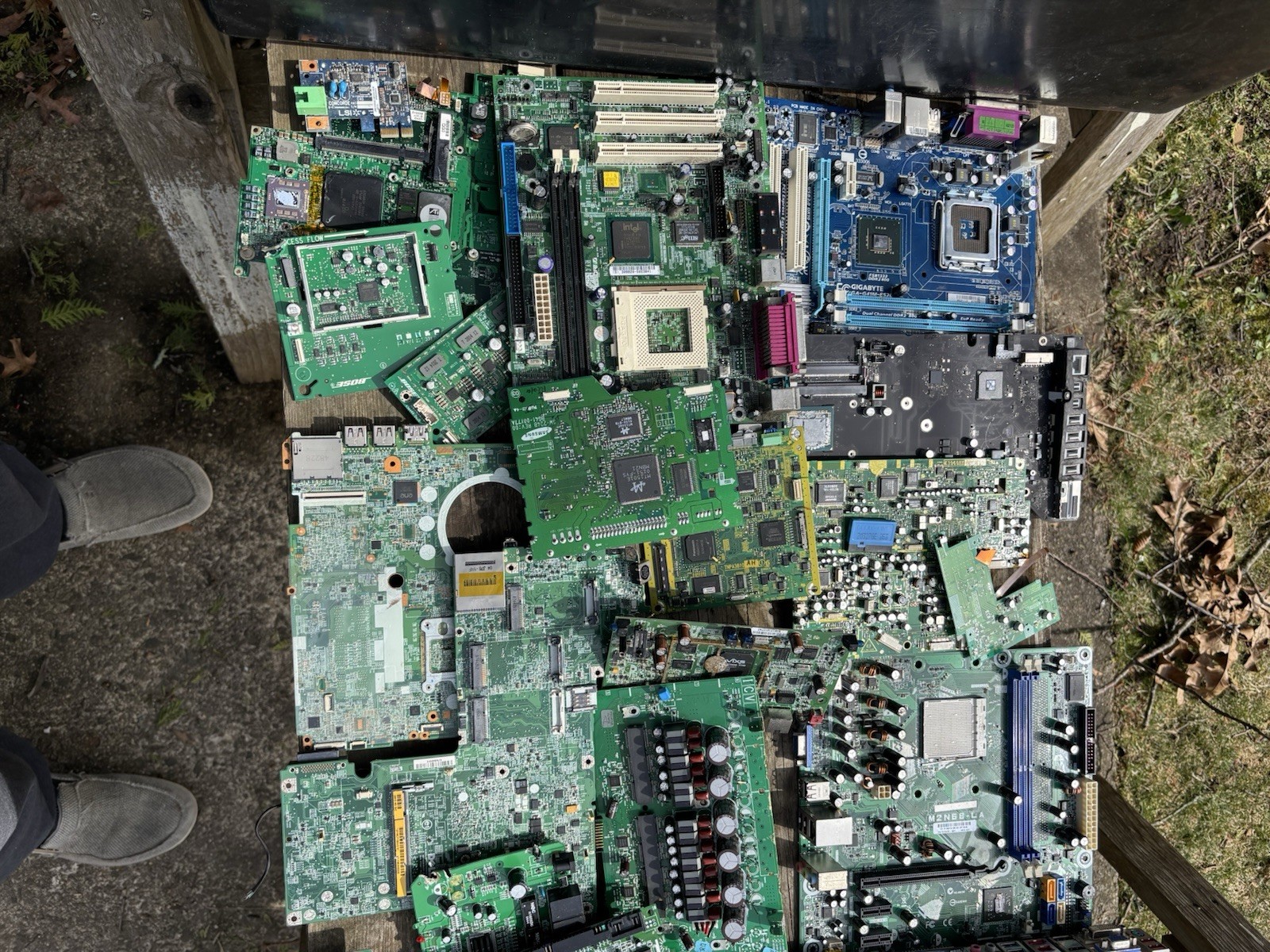 52 Pound Lot Circuit Boards PCB E-Scrap E-Waste Copper Silver Gold Metal Recover