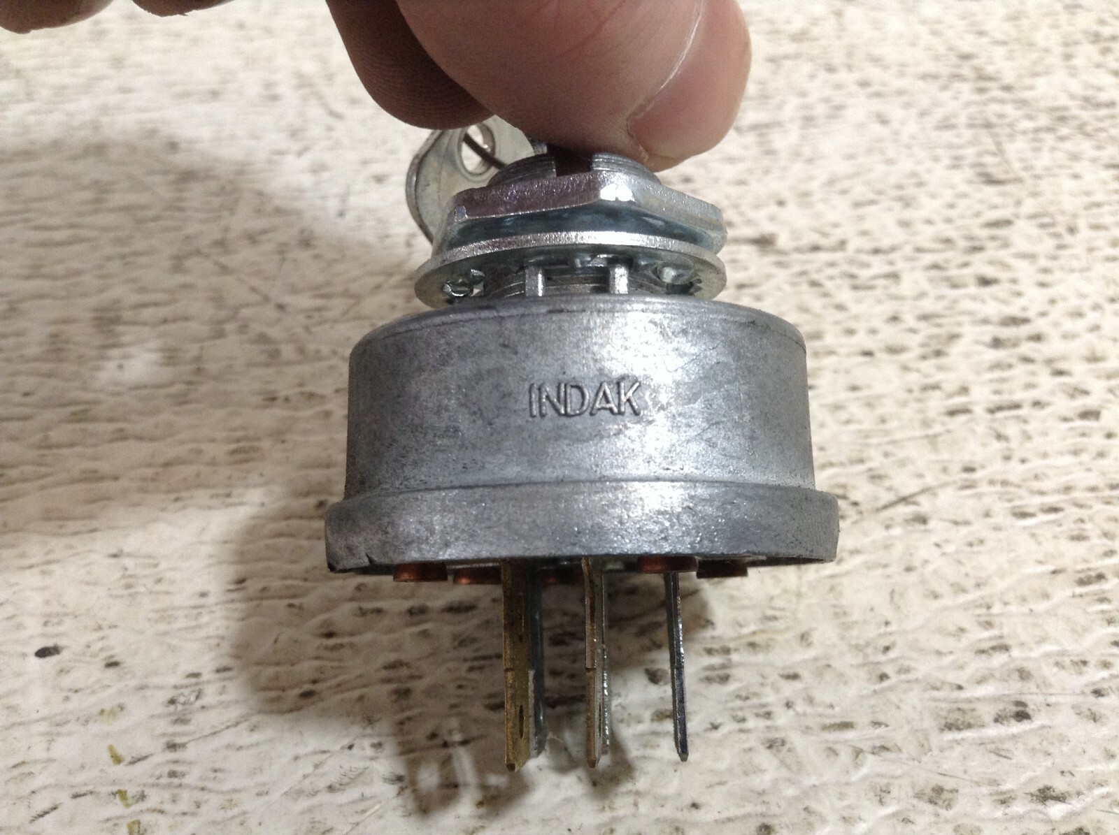 Indak 2 Pos Maintained 1 Pos Momentary Mower Ignition Key Switch New (TSC)