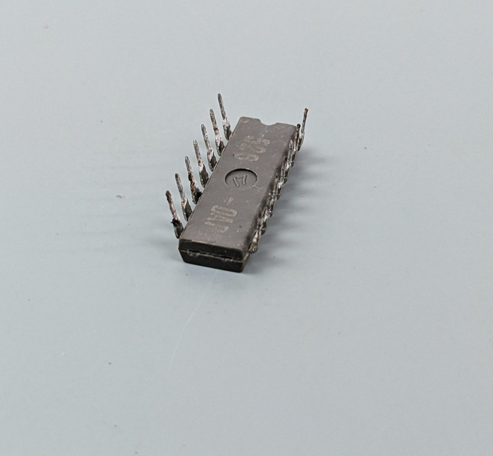 Signetics NE526A Analog Voltage Comparator IC