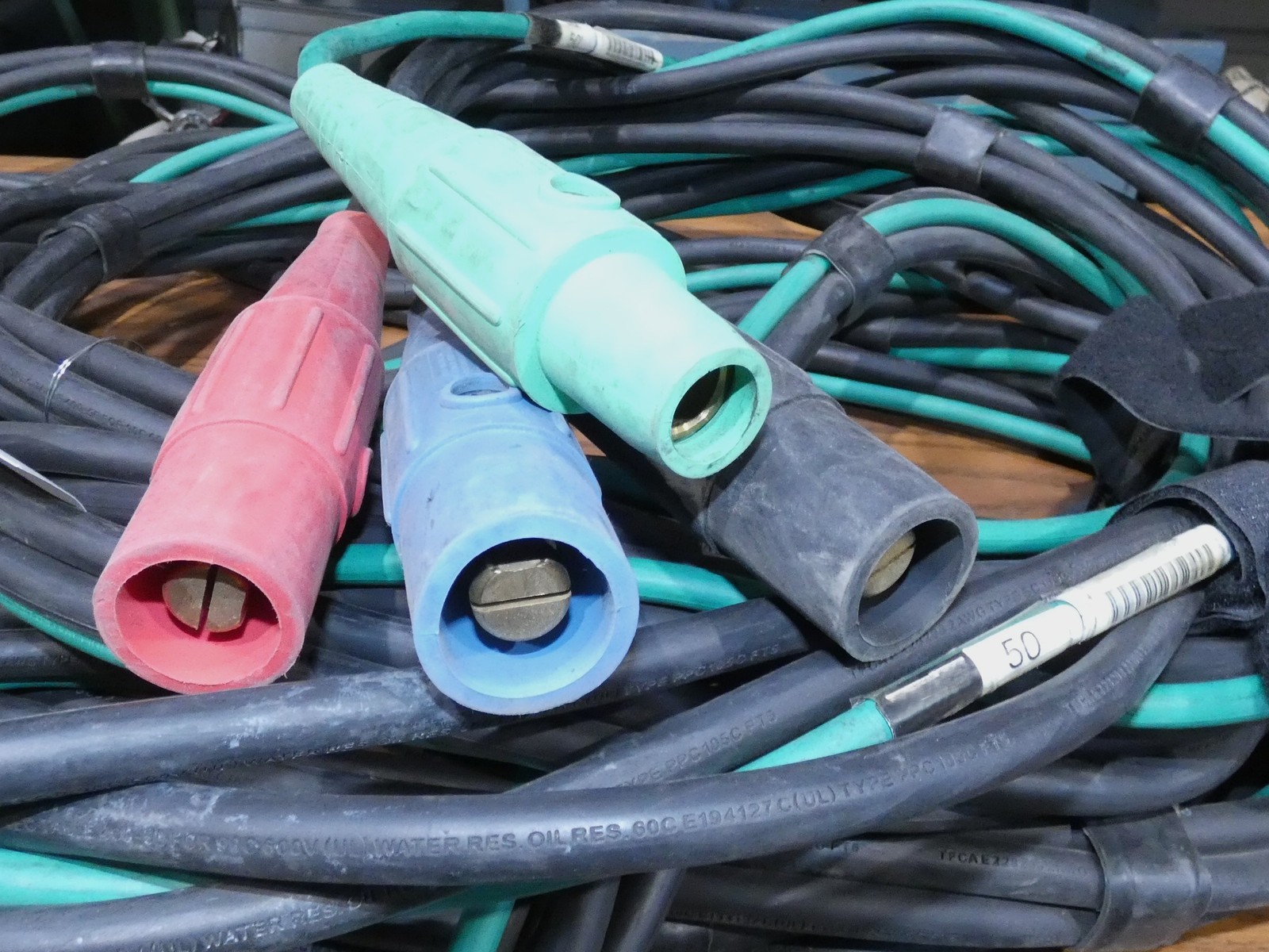 4-Wire 50′ Banded Cam Feeder Cable 400A 600V