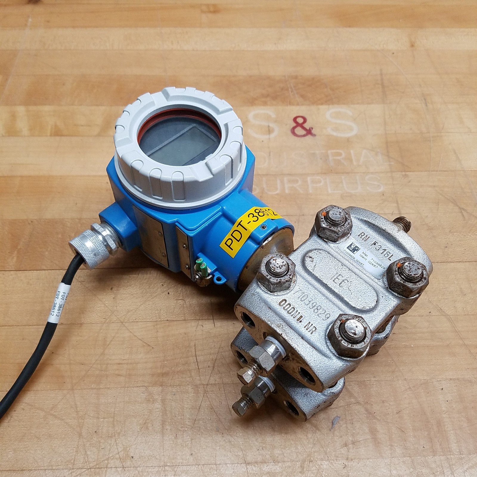 Endress & Hauser PMD75-ABC7F61DABU Pressure Regulator, 2400 psi MWP, 11.5-45 VDC