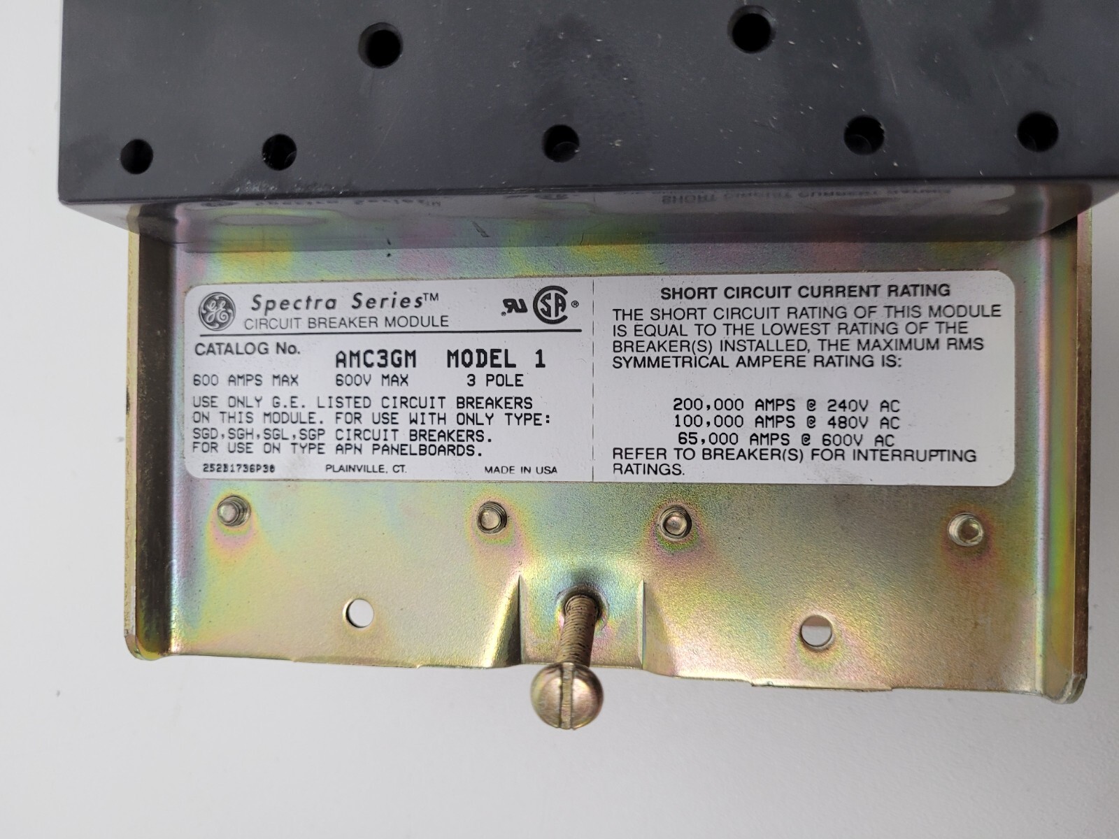 AMC3GMFP / AMC3GM GE Circuit Breaker Module 600A APN Panelboards 27″ Cover