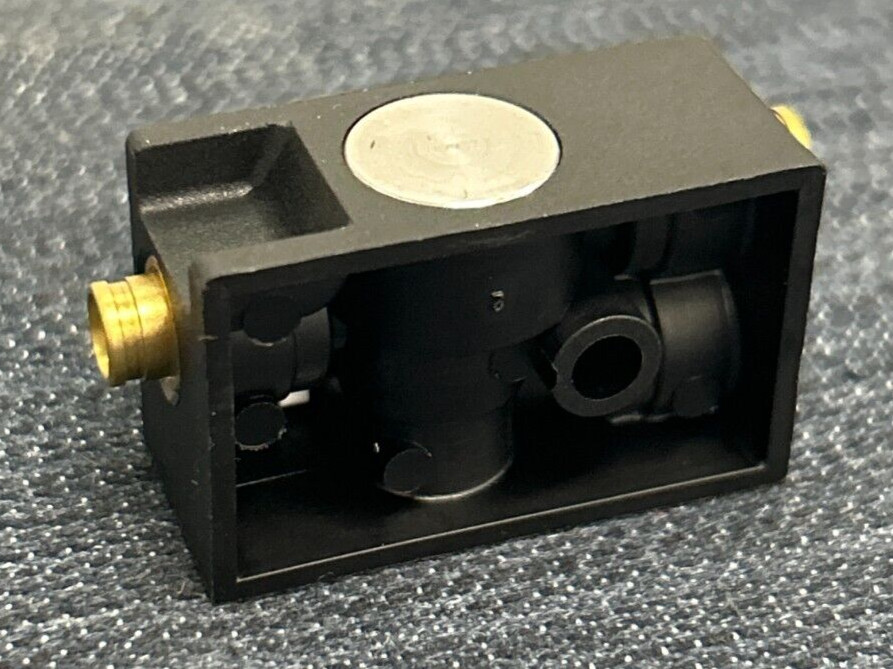 PARKER PLL-A11 PHN PNEUMATIC LOGIC CONTROL VALVE HIGH SPEED