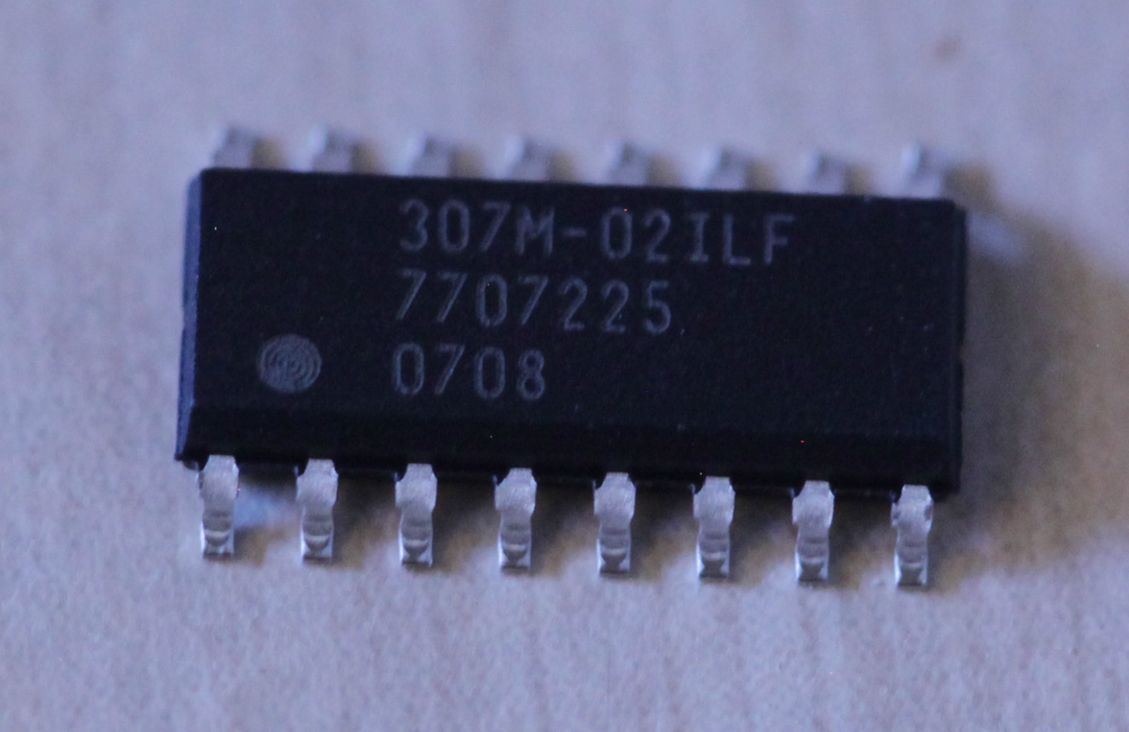 100PCS 307M-02ILFT Cleaner Serially Programmable PLL Clock Source Synthesizer