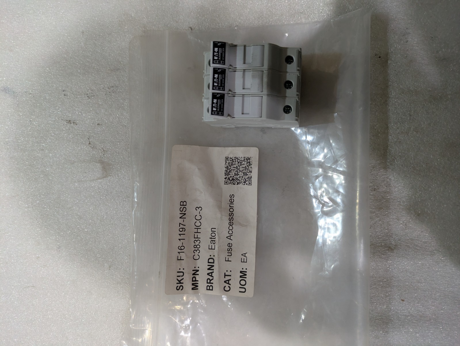 Eaton C383FHCC-3 Class CC 3-Pole Modular Fuse Holder Box of 4 Industrial OEM