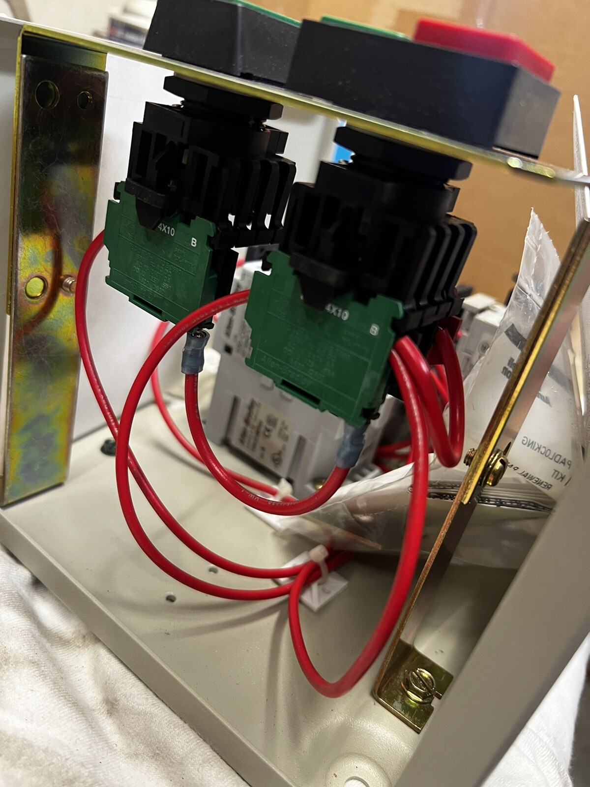 ALLEN BRADLEY 105-C09ADA1F-1-7