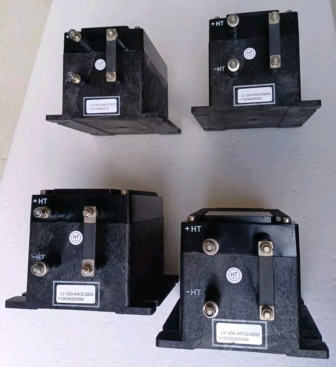 1PIECE LEM VOLTAGE MODULE LV200-AW/2/3200 LV200AW23200 SWITZERLAND