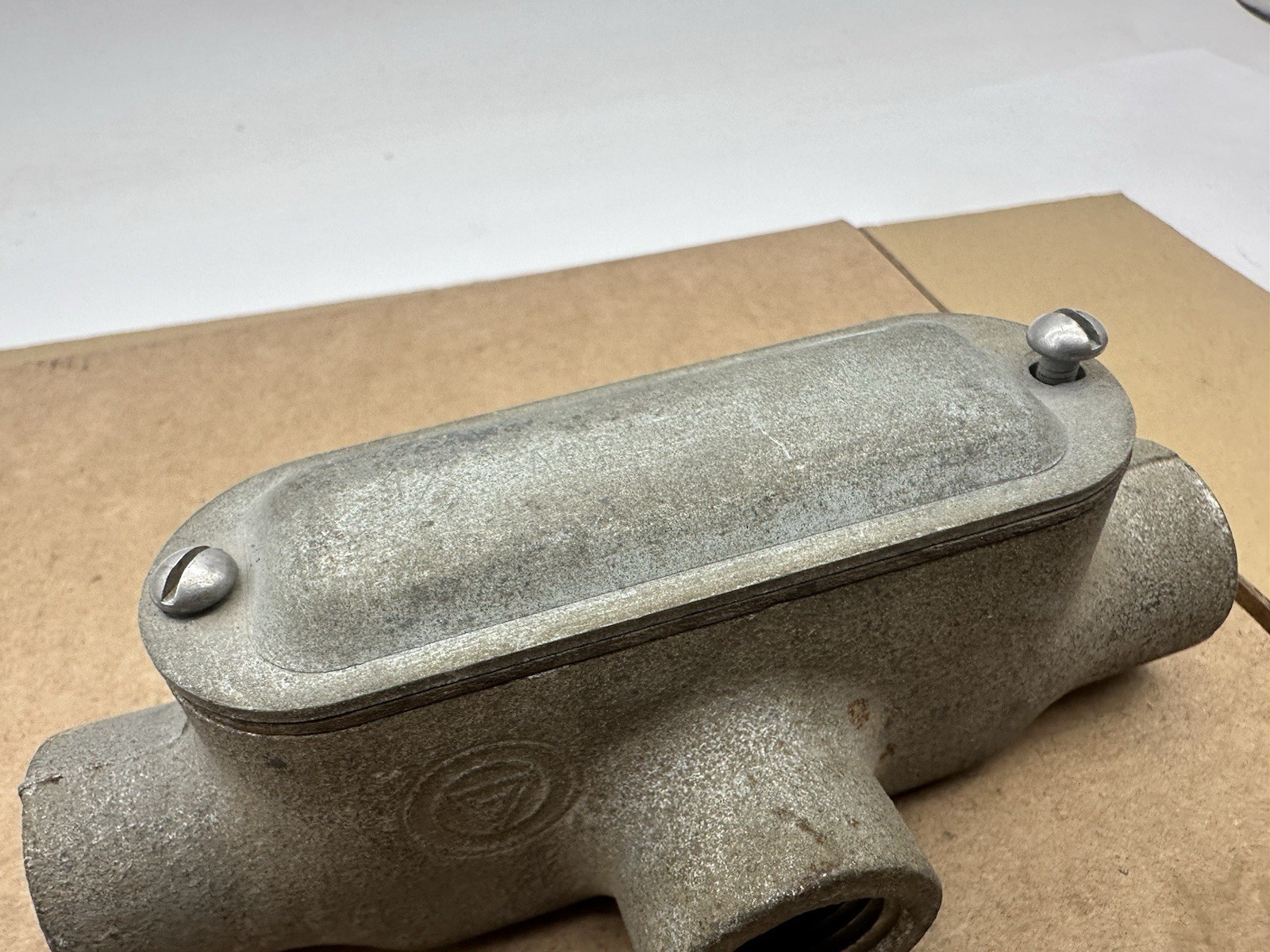 Appleton 1/2″ Mall Iron Form 35 Unilets 1/2 T No Box – Appears Possibly Unused