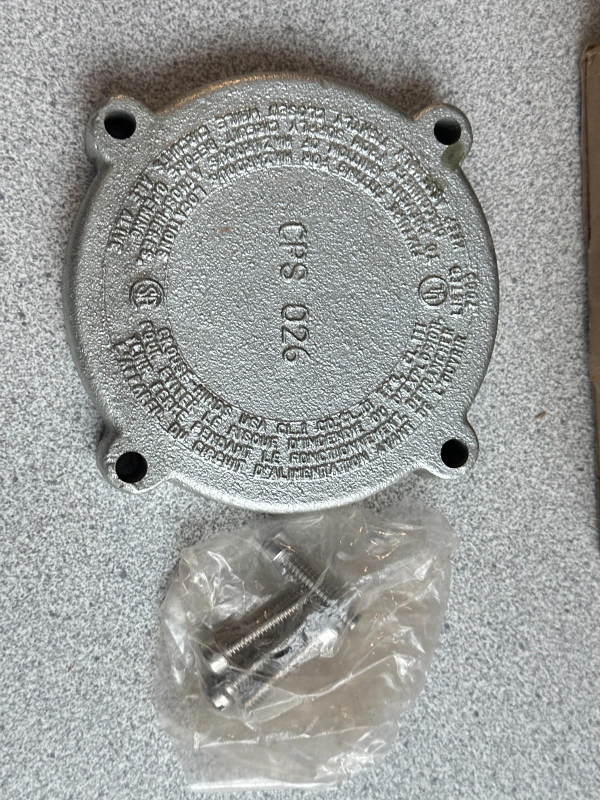 NEW Eaton CROUSE-HINDS CPS026, Explosion Proof Conduit Outlet Box Cover Iron