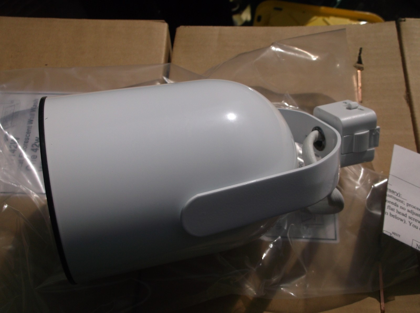 CR30W LSI Accent & Downlights Compact Roundback PAR30 White Flood Lamp Fixture