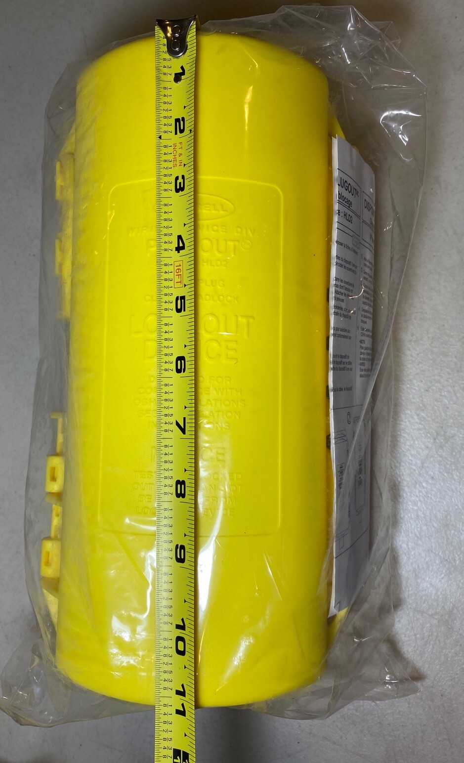Qty 2 – Hubbell / Brady HLD2 Plug Lockout Device, Large 4-1/2″ Max Plug Diameter