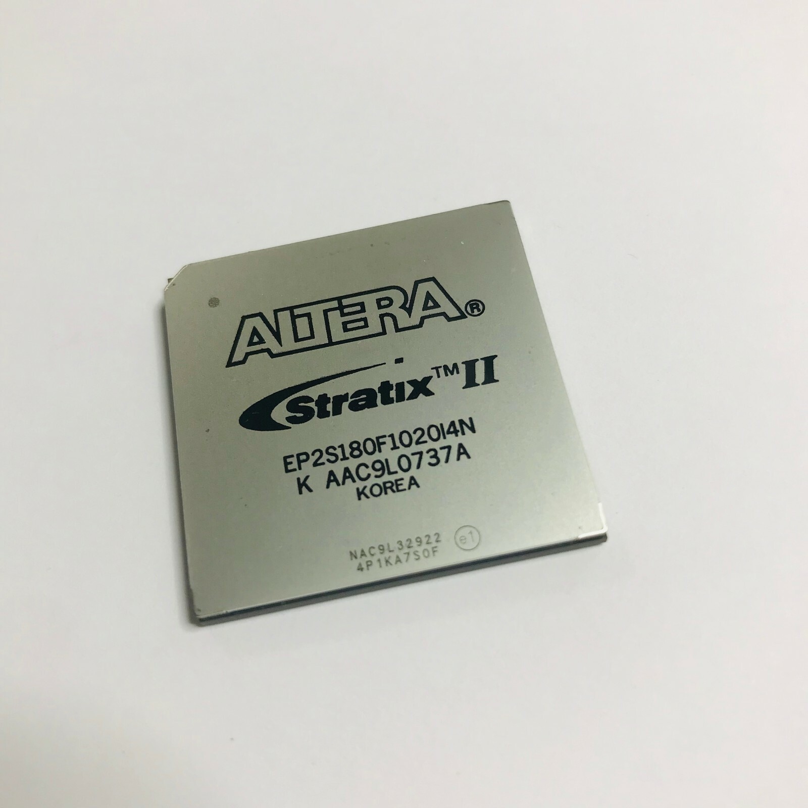 EP2S180F1020I4N Altera IC Field Programmable Gate Array742 I/O 1020FBGA