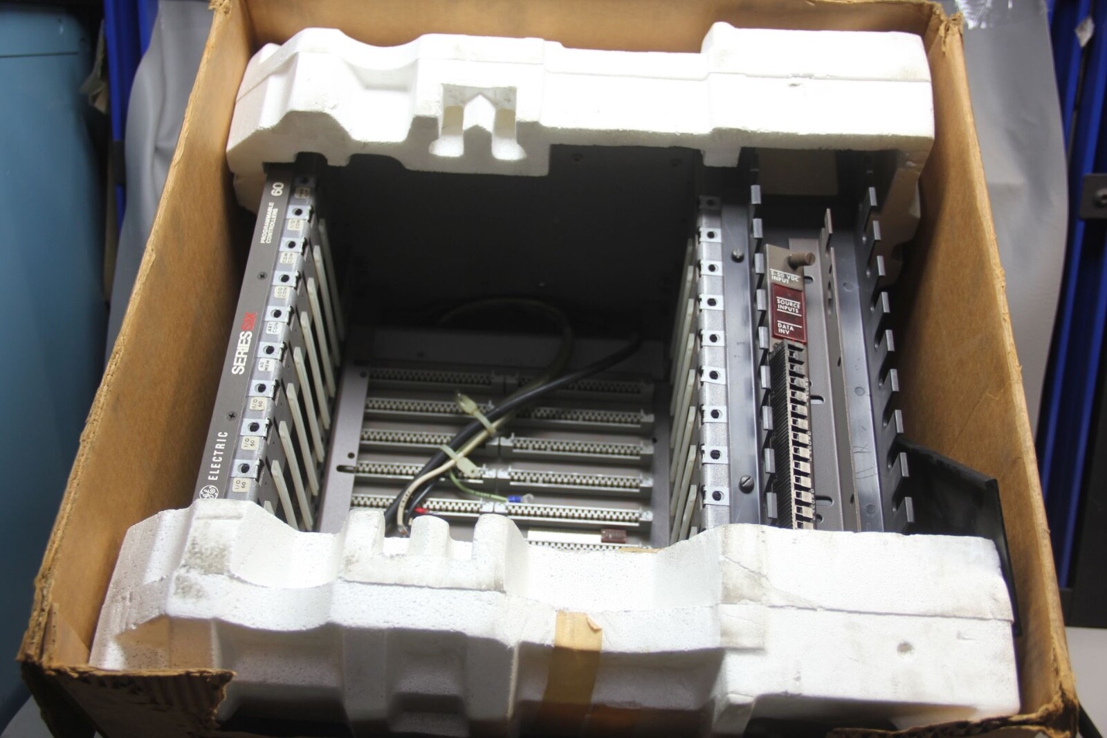 GE Fanuc IC600CR201B Power Supply Module Series 6 PLC Chassis – New