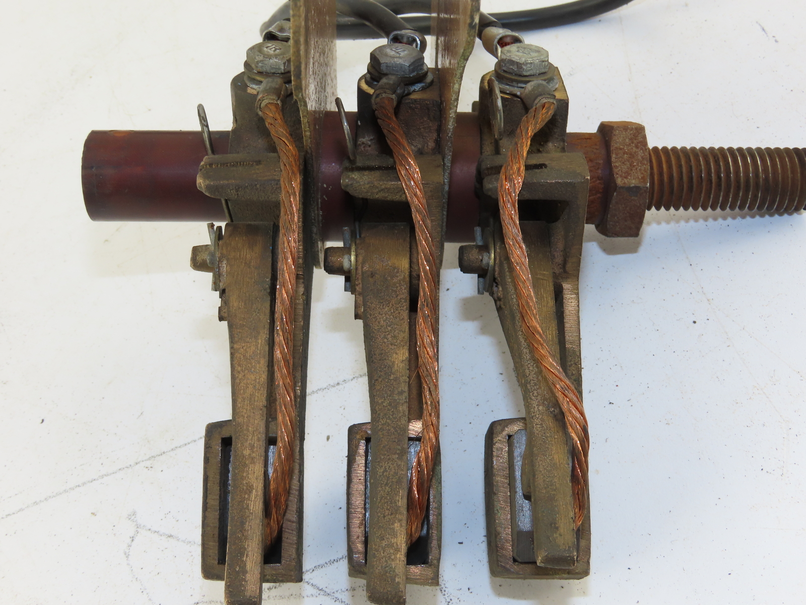 Large G&L Slip Ring Carbon Brushes 20HP 460Volt 3phase Electrical Contact 7Pole