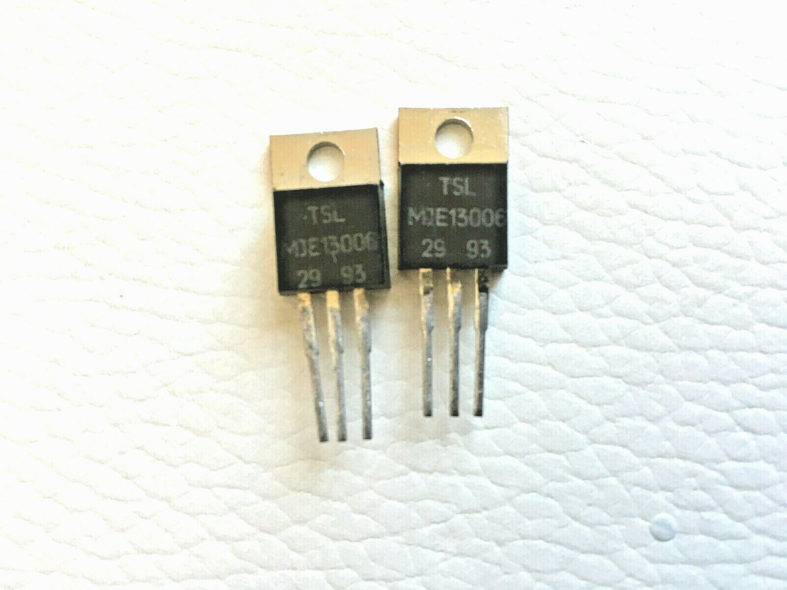 MJE13006 Si NPN Power Transistor 8 Amp 300 Volt LOT OF 20