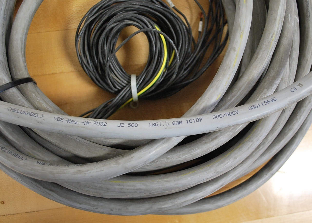 Helukabel 10107 JZ-500 18G1.5 300/500V 050115636 24 Pin Female to Bare Wire