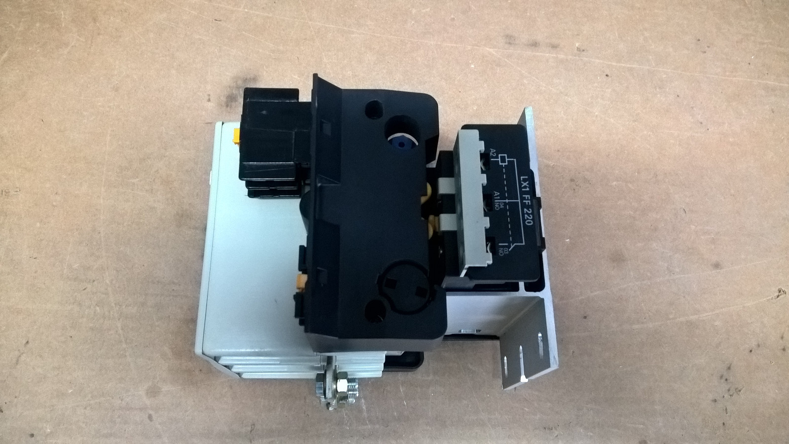 TELEMECANIQUE LC1F115 LC1 F 115 59kw CONTACTOR REMOTE CONTROL 220v coil plc