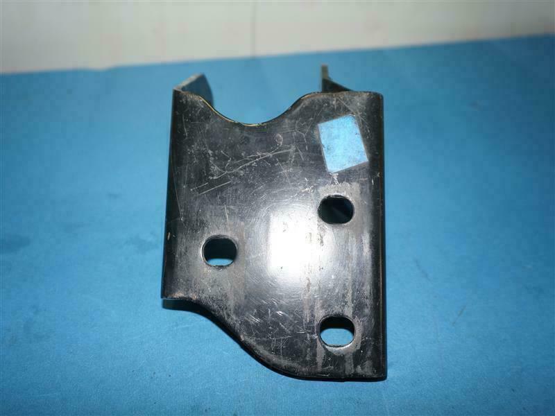 Ford B25D-39-080 B25D39080D Bracket