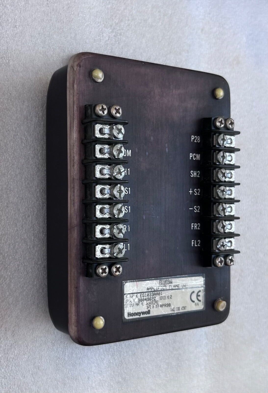 HONEYWELL EG1033AA01 P/N : GE261A1812P02 UV FLAME AMPLIFIER DETECTOR