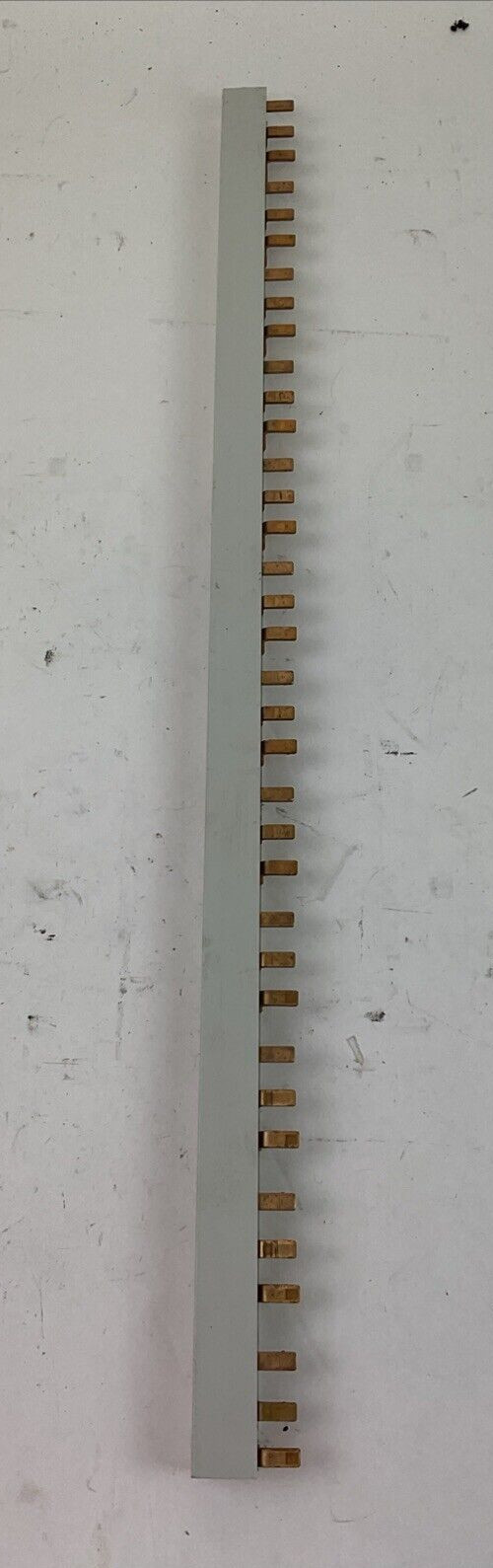 COOPER BUSSMANN BB3P100M57 25 INCHES 100A 600V FUSE BUSBAR CH SERIES