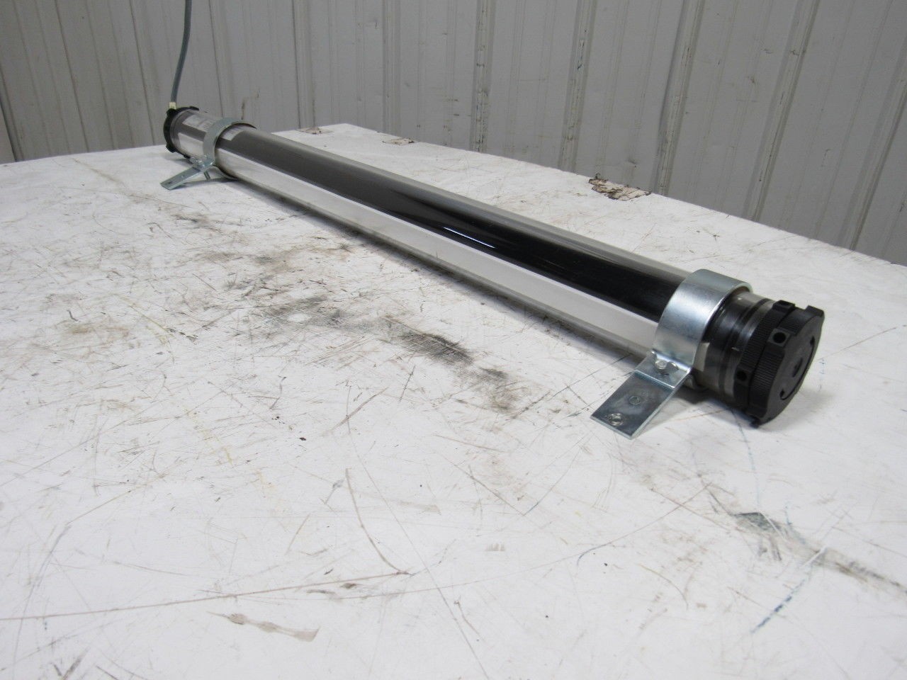 Waldmann RL70E-118 Tubular 24″ Fluorescent Black Light 24VDC