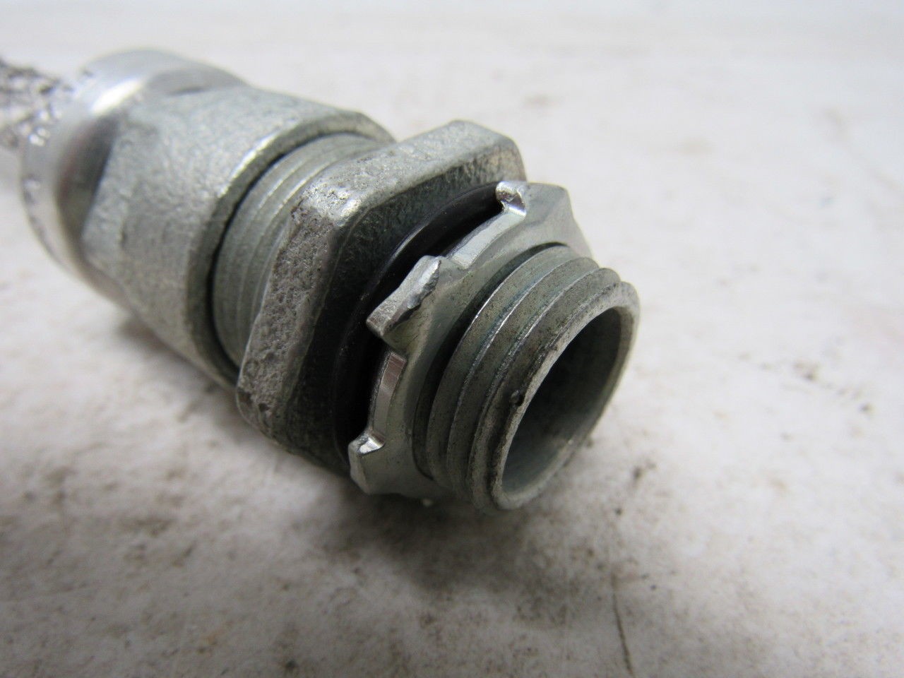 Bryant FC38 Cable Strain Relief 1/2″ Straight Male Connector Lot of 4