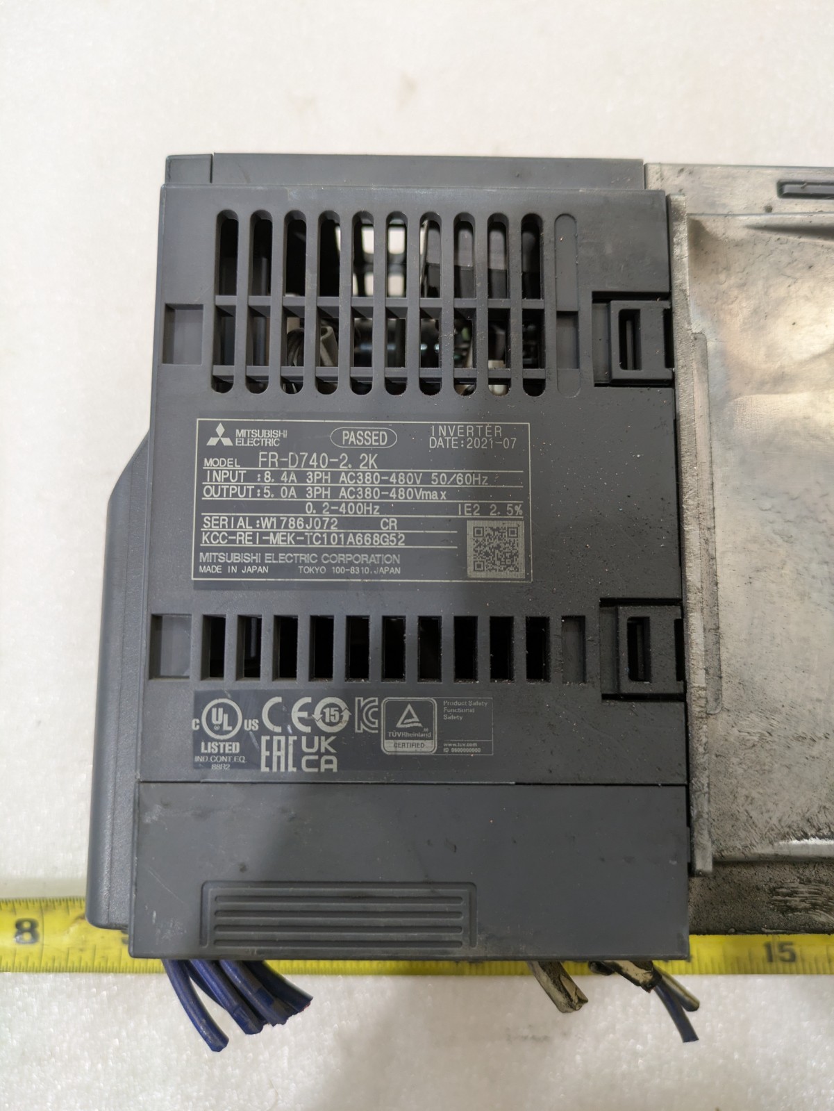 MITSUBISHI ELECTRIC D700 FR-D740-2. 2K :8. 4A 3PH AC380-480V 50/60Hz