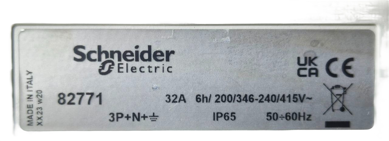 SCHNEIDER ELECTRIC 82771 INTERLOCKED SOCKET 32A 5P 415V IP65 WITH DIN RAIL