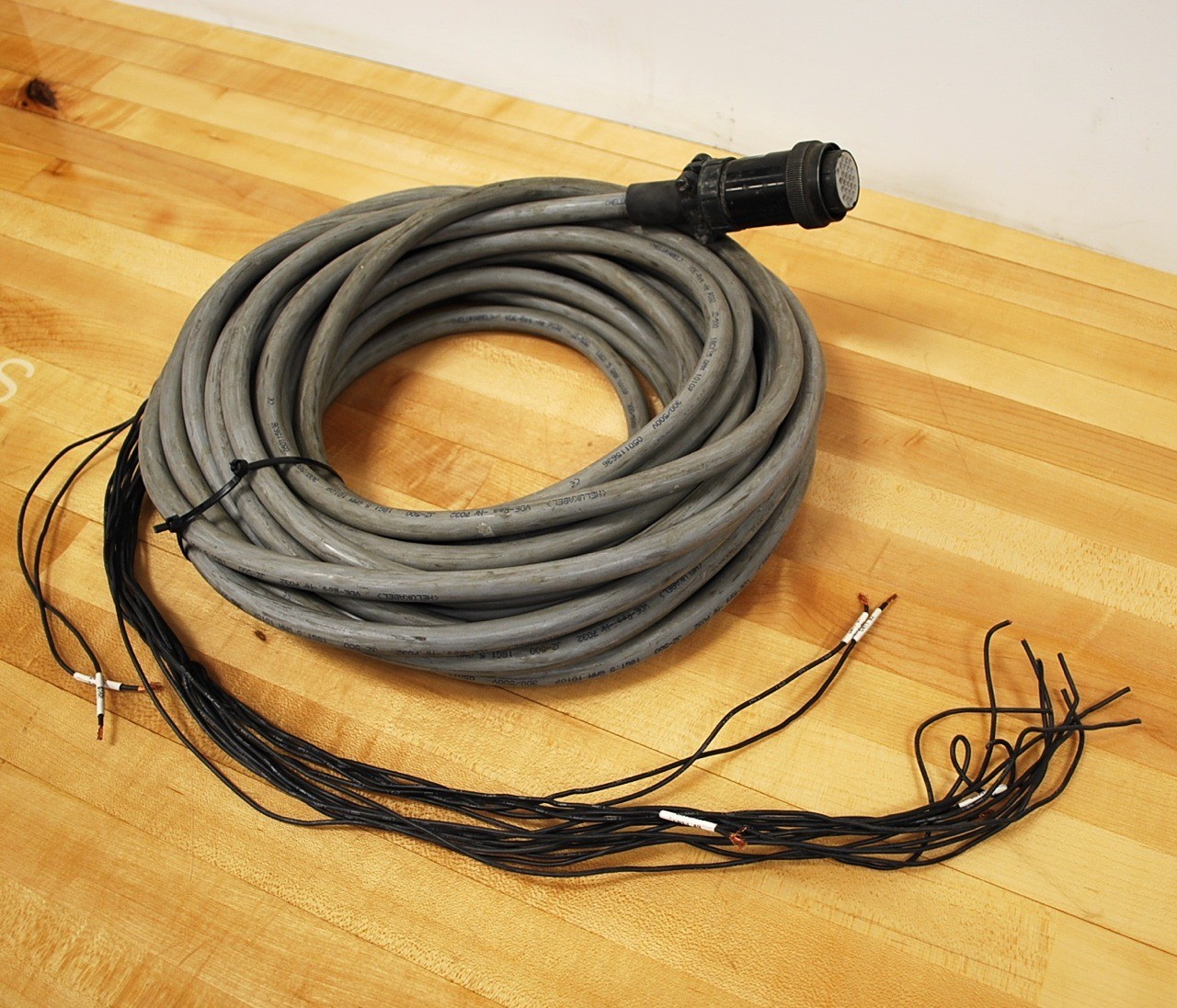 Helukabel 10107 JZ-500 18G1.5 300/500V 050115636 24 Pin Female to Bare Wire