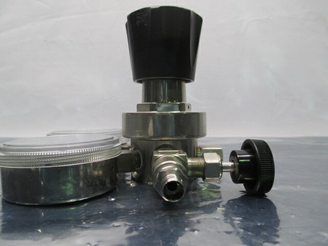 Smith Gas Regulator w/ Gauges, 300, 4000 PSI, Max Inlet 3000 PSI, 100417