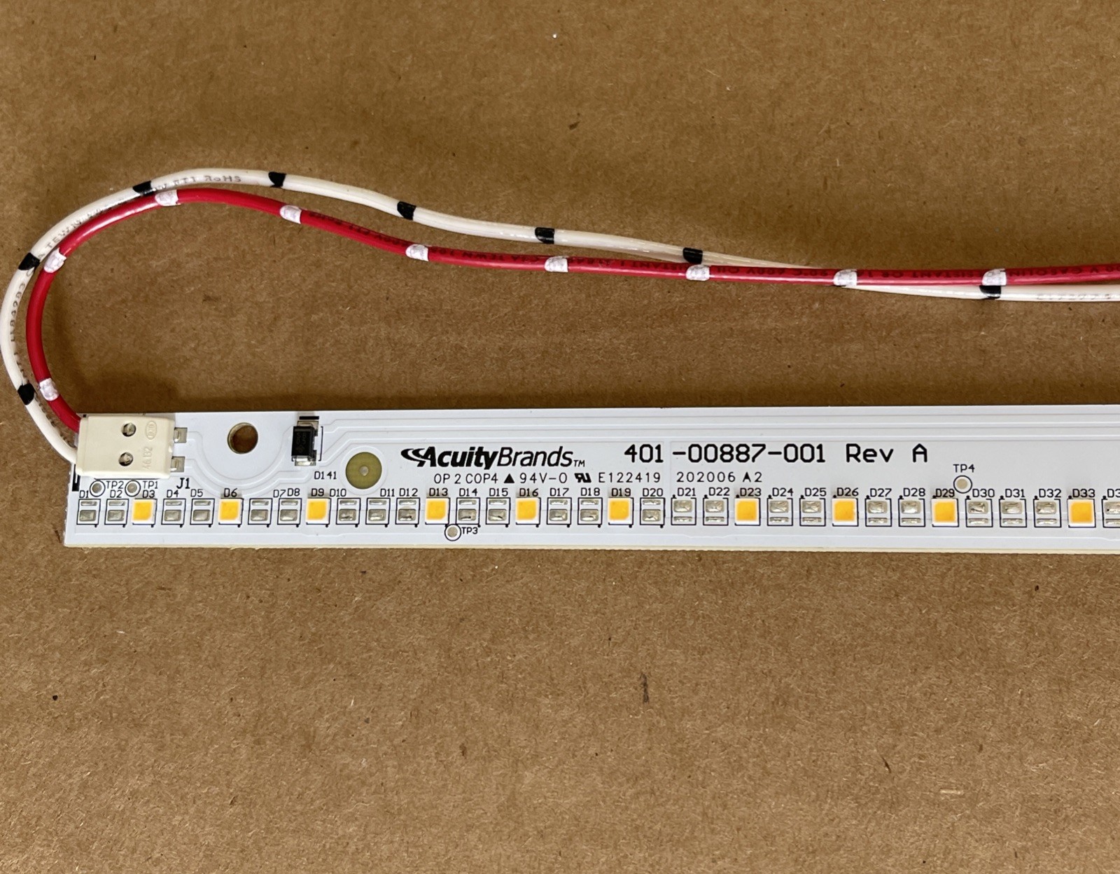 Lot of 2 AcuityBrands 401-00887-001 Rev A LED Light 3500K Strips 21 1/8”