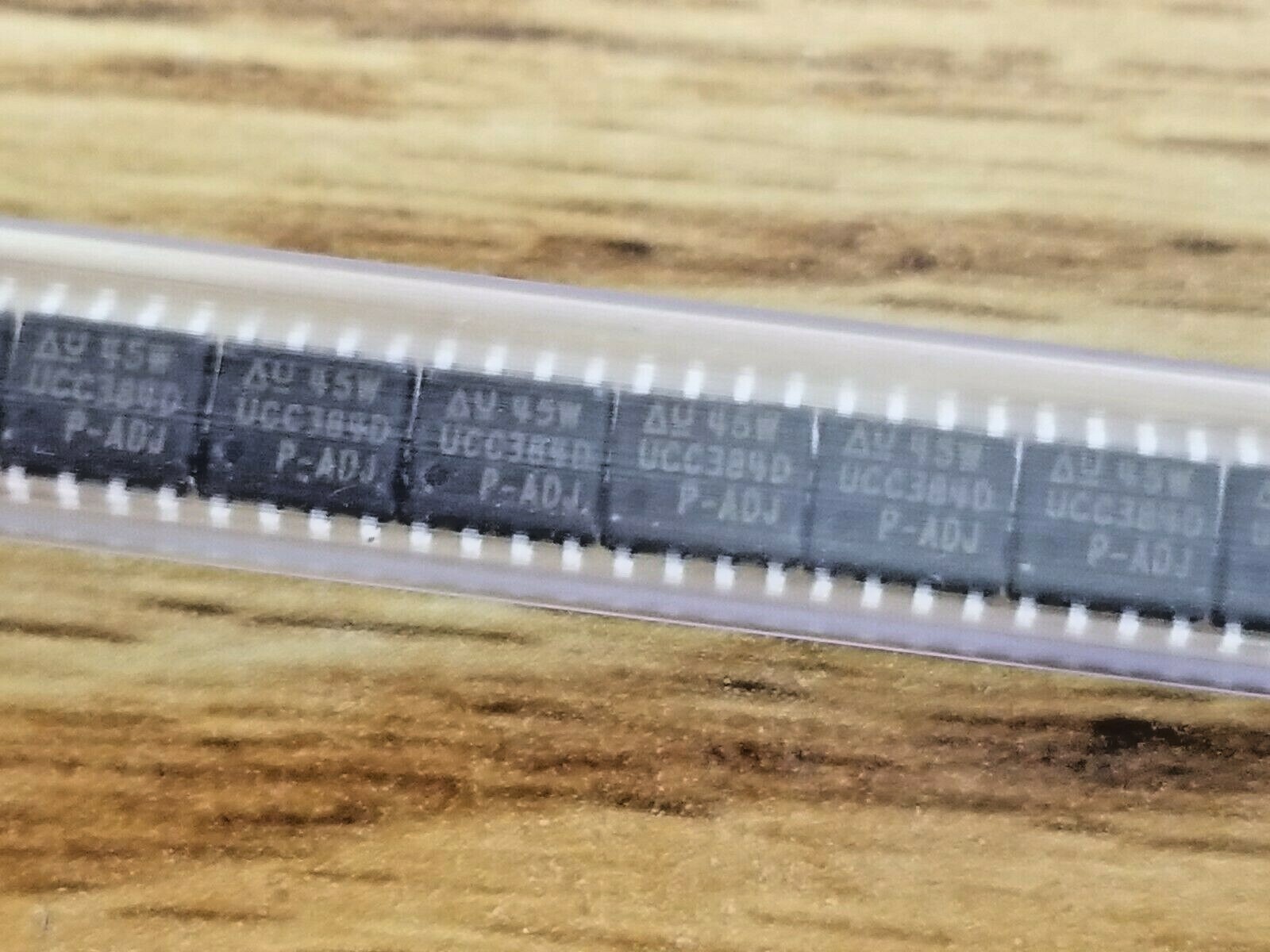 (2x) UCC384DP-ADJ Texas Instruments IC REG LIN NEG ADJ 500MA 8SOIC