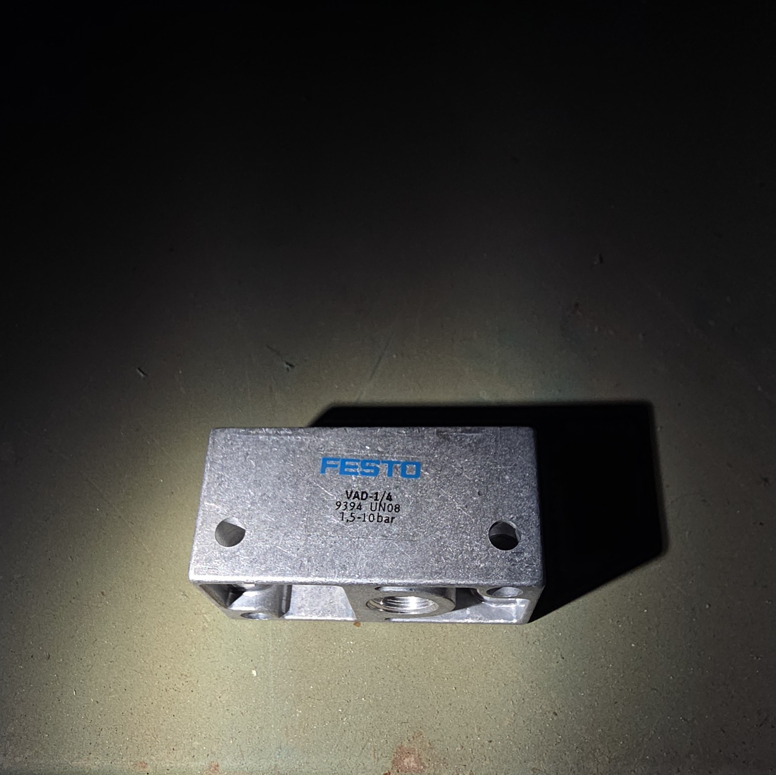 1PCS NEW Vacuum generator 9394 VAD-1/4 FESTO