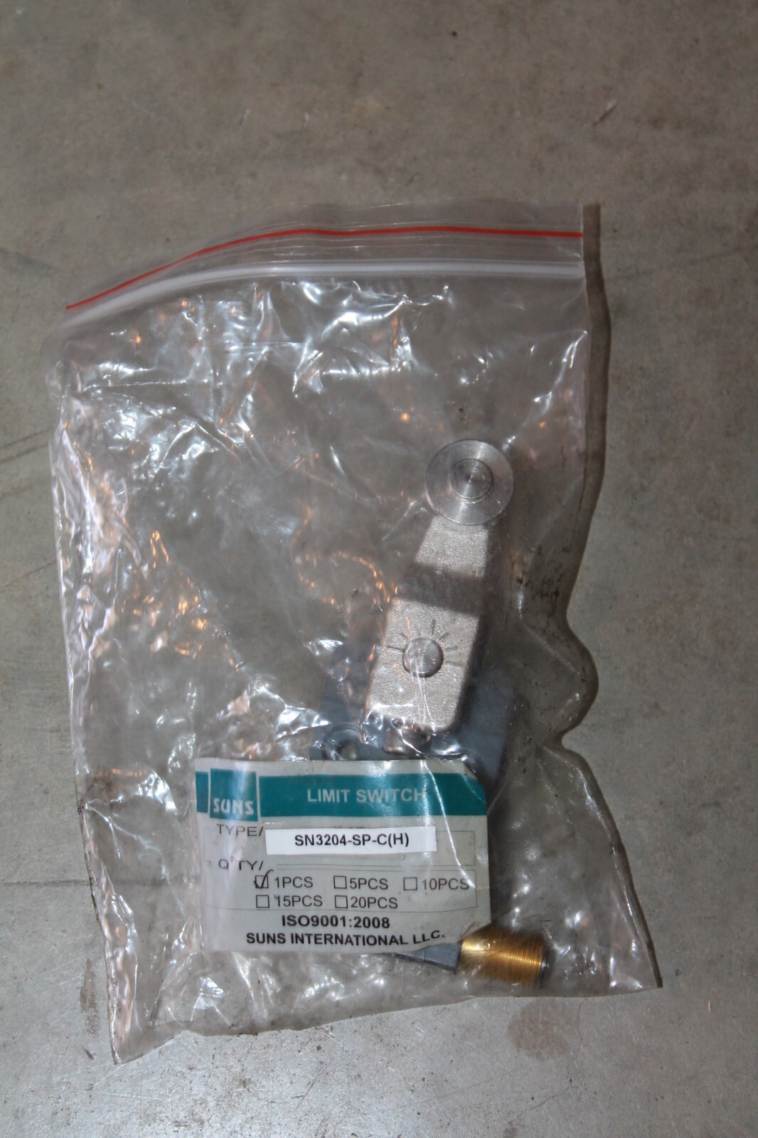 SUNS SN3204-SP-C Roller Lever Limit Switch for 914CE16-AQ1 D4CC-1020 D4CC-3020
