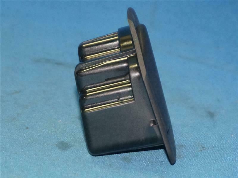 Ford YC3Z-7830702-BA YC3Z7830702BA Ash Tray Front Console New NOB