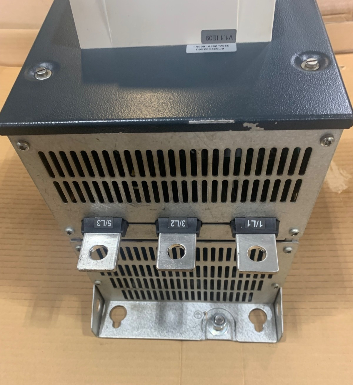 SCHNEIDER Altistart 22 Soft Start ATS22C32S6U 320Amp 208-575vac 300HPmax 50/60Hz