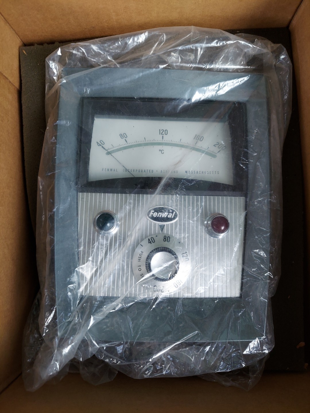 Fenwal 56101-20 Temperature Controller Series 561 NOS