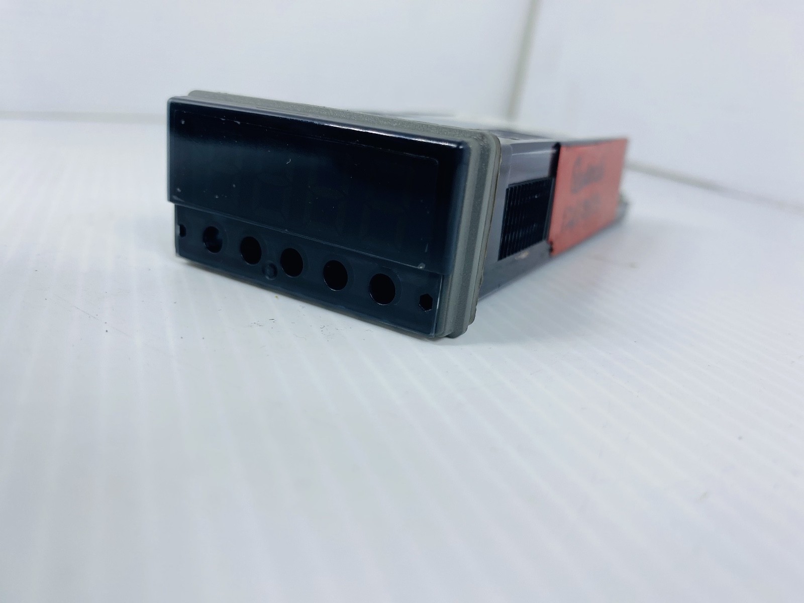 CAL Controls Model 3200 730-004 temperature controller