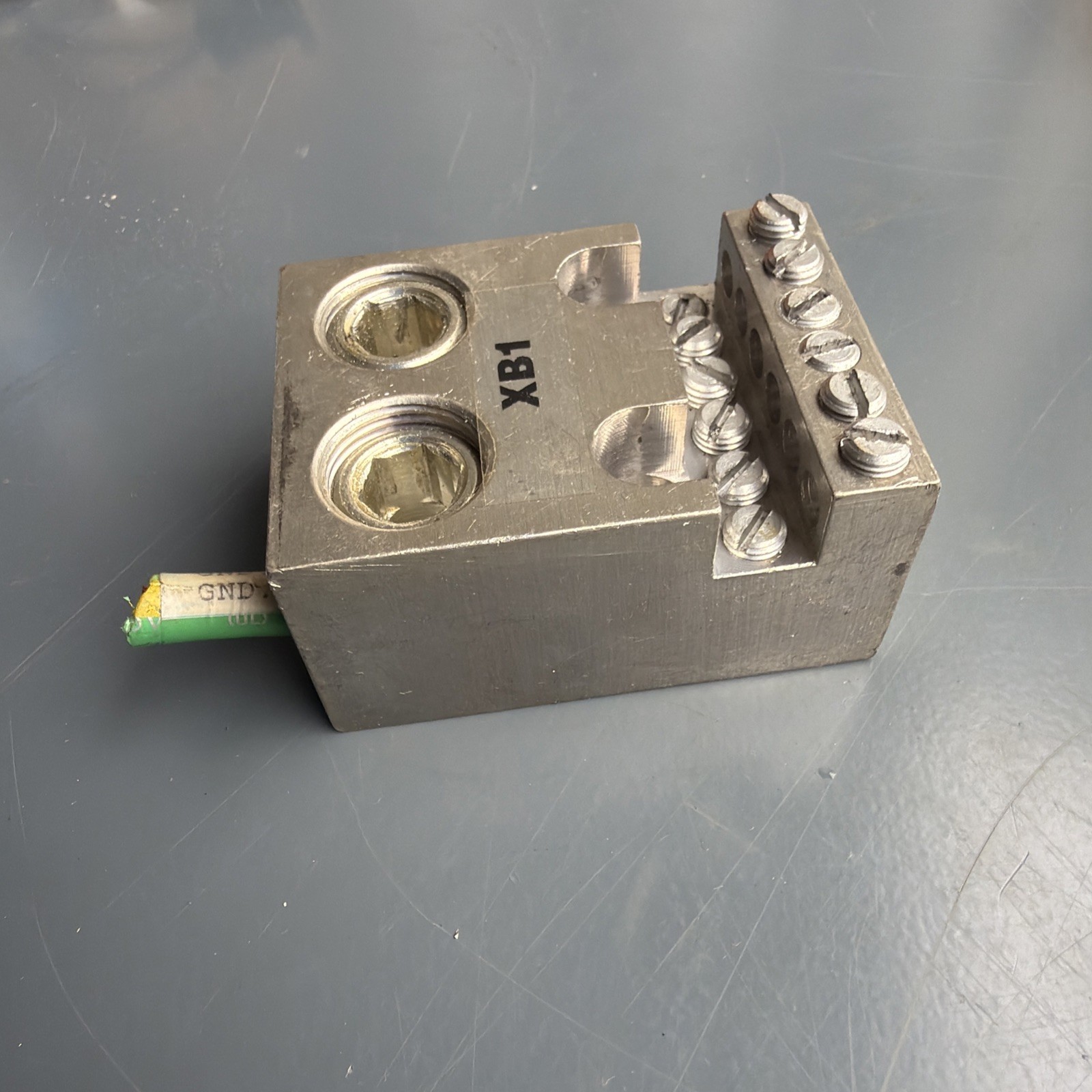 Aluminum Distribution Conductor Splice Block Lug 2-Wire 2000kcmil to 6-Wire 2/0