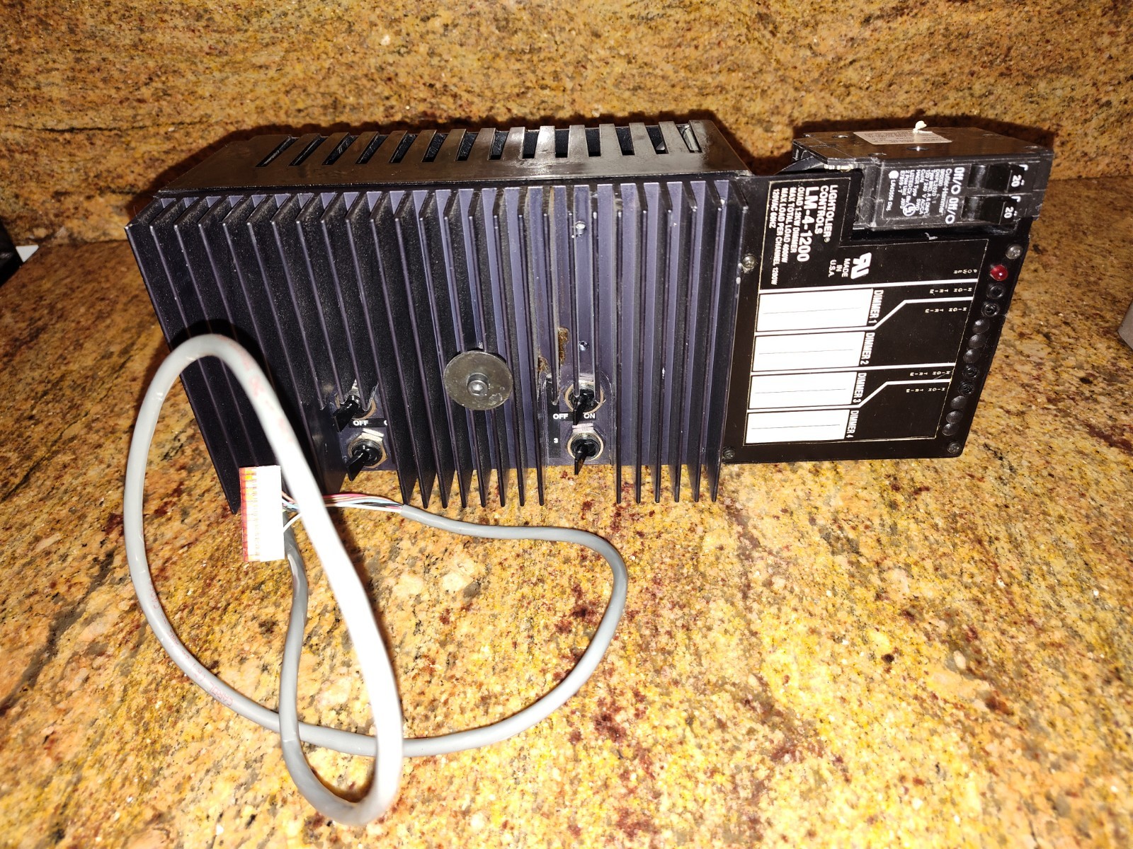 LIGHTOLIER LM-4-1200 / LM41200 (USED)